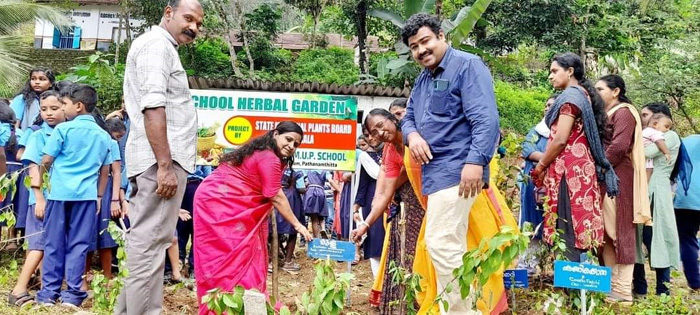 Successful stories of School Herbal Garden throughout Kerala